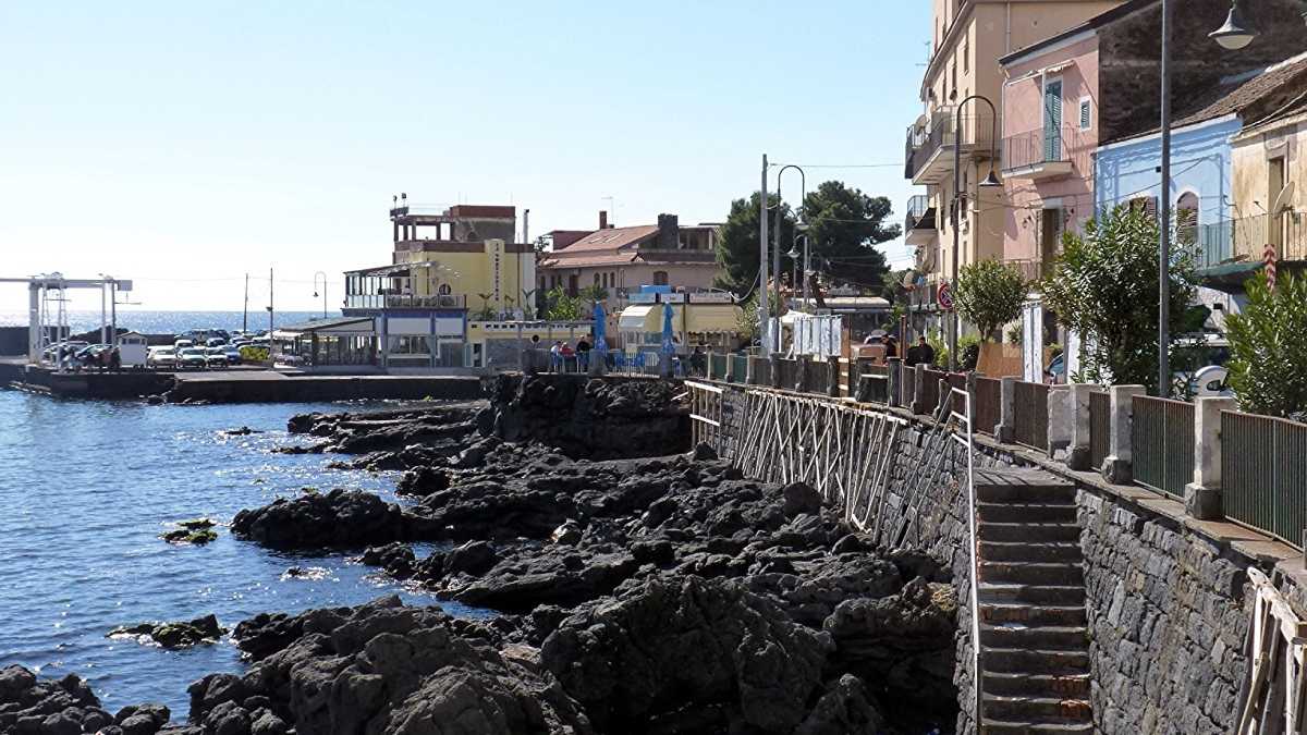 Esperienze autentiche a Capomulini: Taormina e i pescatori locali